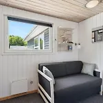 Hébergement de vacances Four-bedroom In *