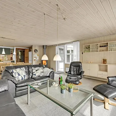 4 Bedroom Lovely Home In Hemmet Hemmet
