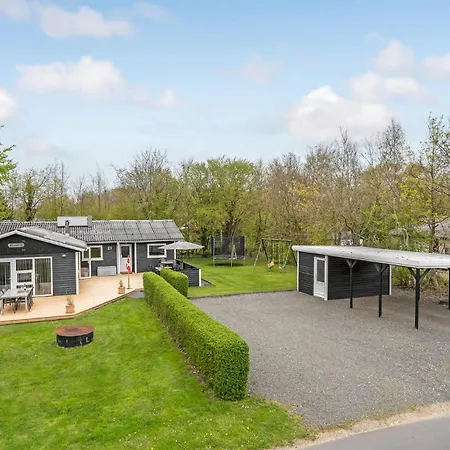 Hébergement de vacances 4 Bedroom Lovely Home In Hemmet