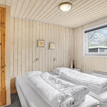 4 Bedroom Lovely Home In Hemmet Hébergement de vacances *