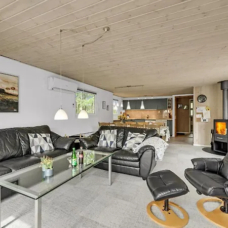 Hébergement de vacances 4 Bedroom Lovely Home In Hemmet *