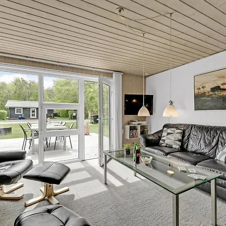 4 Bedroom Lovely Home In Hemmet Hébergement de vacances